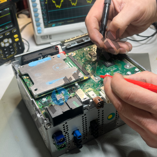 Audi & VW Discover Media MIB2A – Sporadischer Tonausfall und Lautsprecherprobleme reparieren